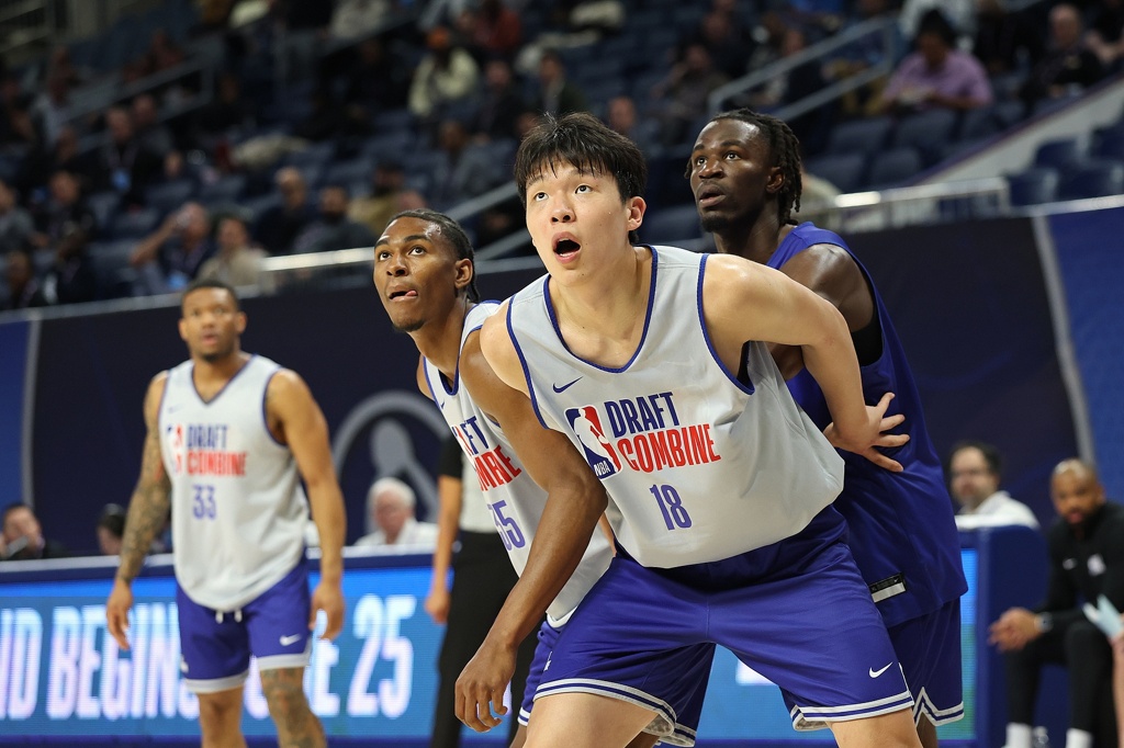 训练师：杨瀚森跑起来比约基奇快 他内外兼修&有着后卫的技巧